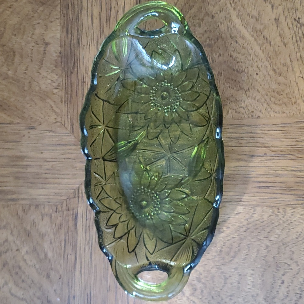 Indiana Glass Avacado Sunflower Relish Dish 💚